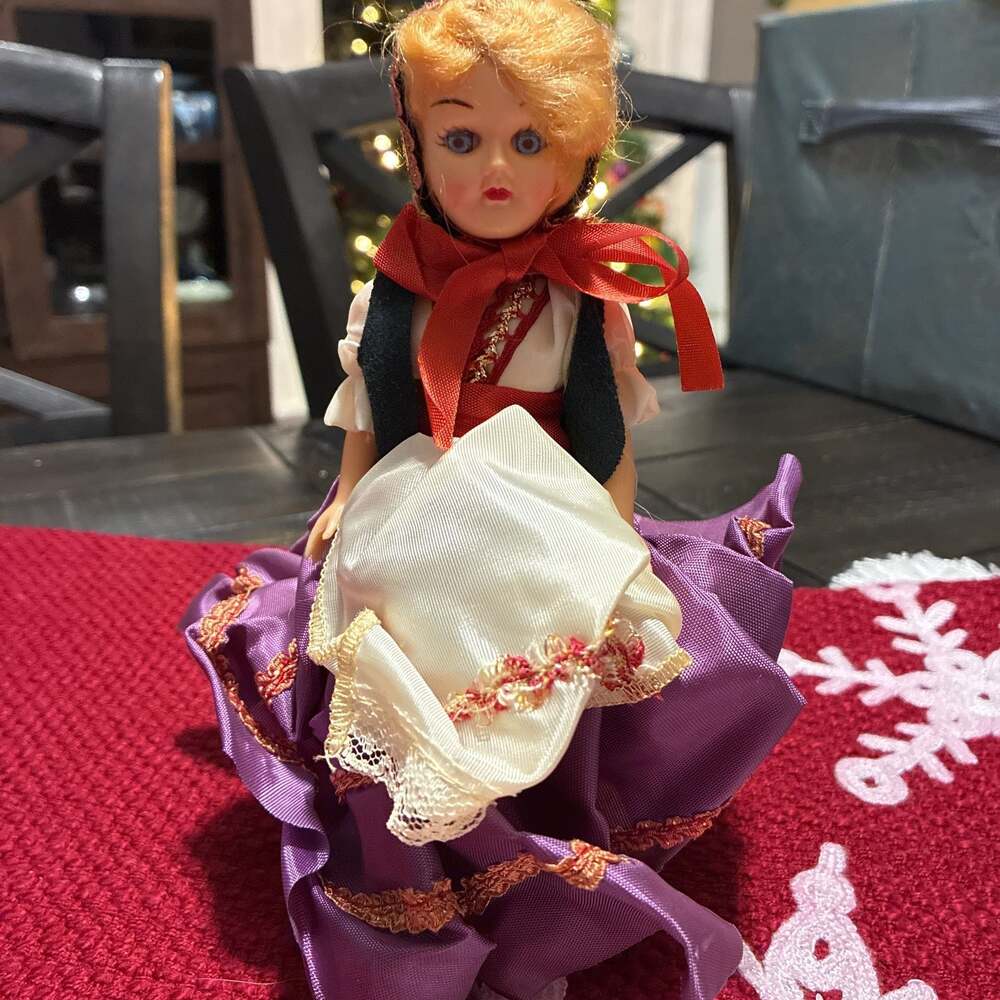 Vintage ARCO "Dolls of the World" Holland Doll